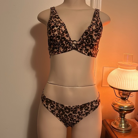 Aerie Longline Plunge Leopard Ring Bikini Top & Swim Choose Bikini Size
Set M - Picture 2 of 14